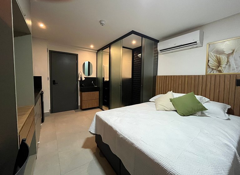 Flat completo próximo à praia. GBS 429