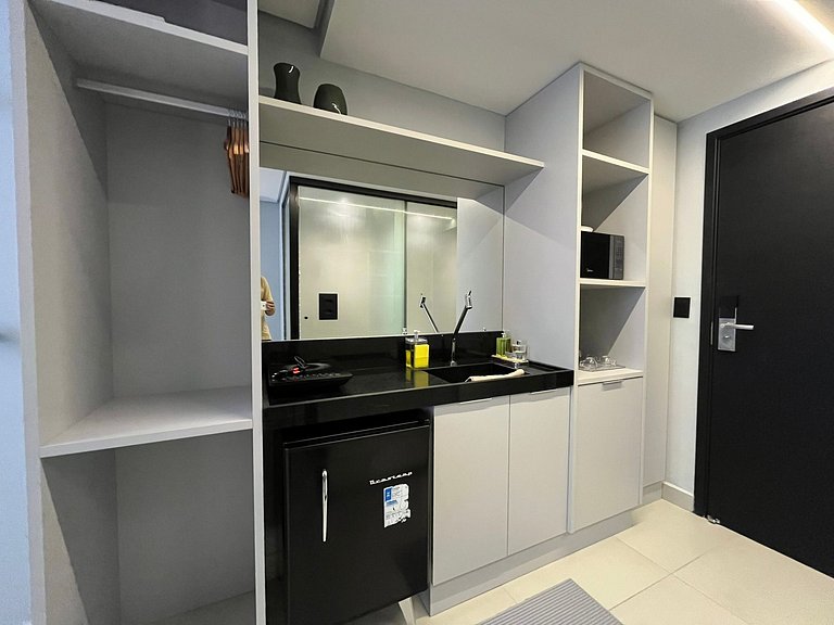 Apartamento pé na areia na praia do Bessa. AG 012.