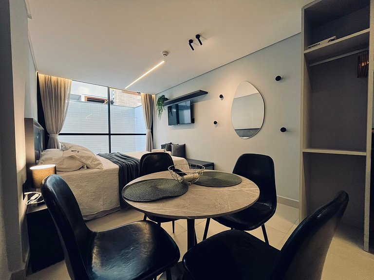 Apartamento pé na areia na praia do Bessa. AG 012.