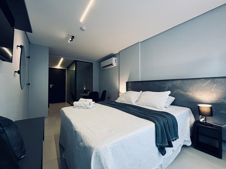 Apartamento pé na areia na praia do Bessa. AG 012.