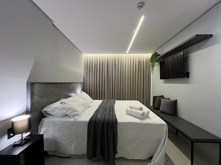 Apartamento pé na areia na praia do Bessa. AG 012.