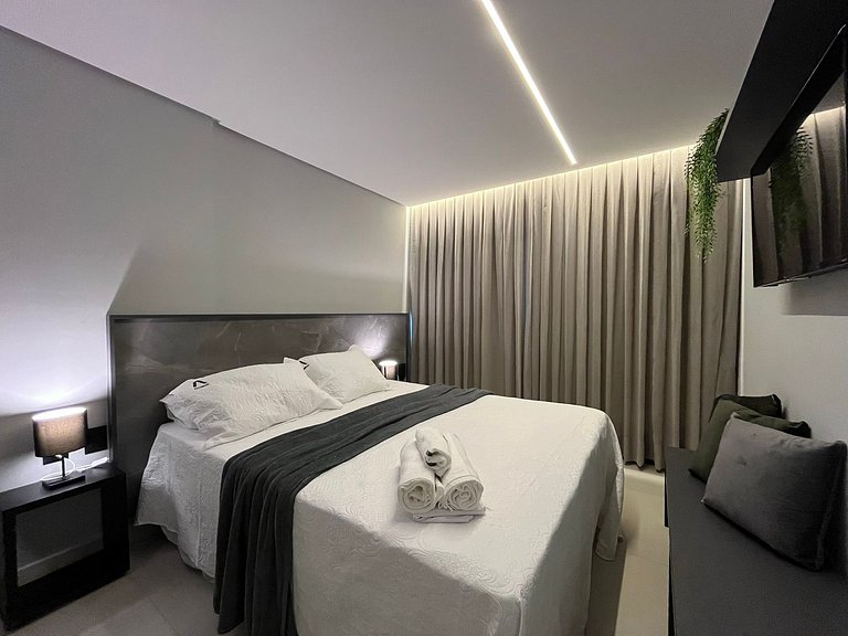 Apartamento pé na areia na praia do Bessa. AG 012.