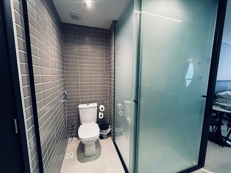 Apartamento pé na areia na praia do Bessa. AG 012.