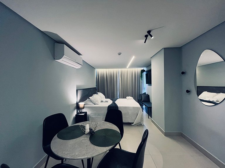 Apartamento na areia da praia do Bessa. AG 303.