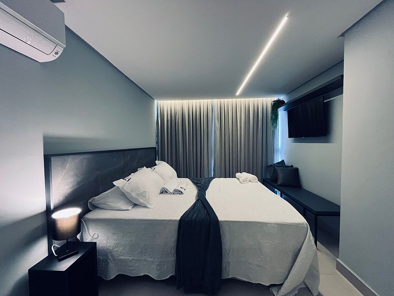 Apartamento na areia da praia do Bessa. AG 303.