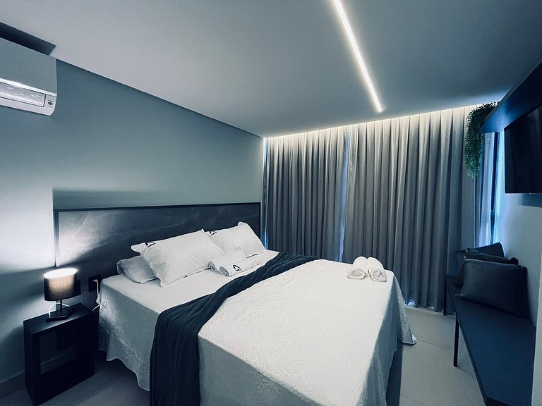 Apartamento na areia da praia do Bessa. AG 303.
