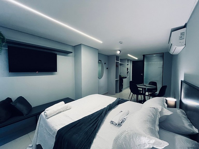 Apartamento na areia da praia do Bessa. AG 303.