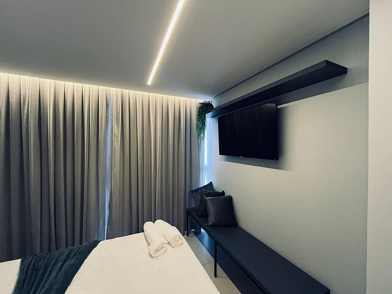 Apartamento na areia da praia do Bessa. AG 303.