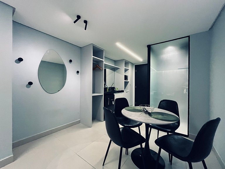 Apartamento na areia da praia do Bessa. AG 303.
