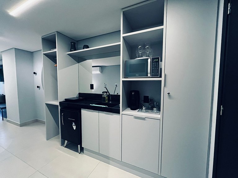Apartamento na areia da praia do Bessa. AG 303.
