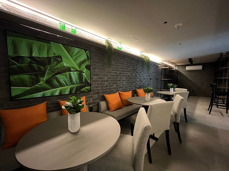 Apartamento na areia da praia do Bessa. AG 303.