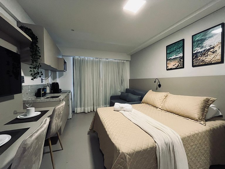 Espaço com varanda próximo ao mar. BH 322