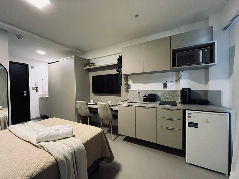 Espaço com varanda próximo ao mar. BH 322