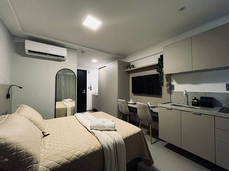 Espaço com varanda próximo ao mar. BH 322