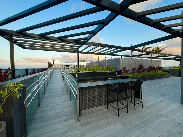 Espaço com varanda próximo ao mar. BH 322