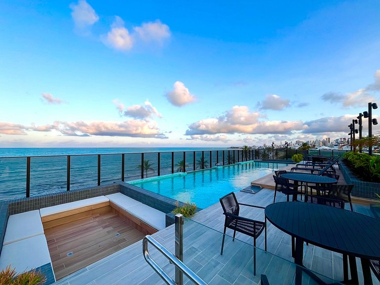 Espaço com varanda próximo ao mar. BH 322