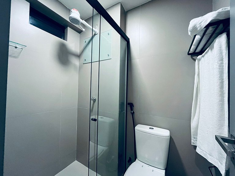 Apartamento com varanda disponível. BH 325.