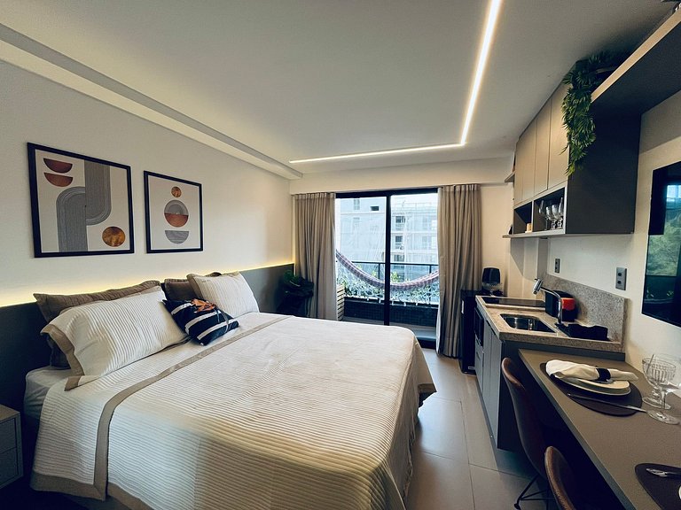 Apartamento com varanda disponível. BH 325.