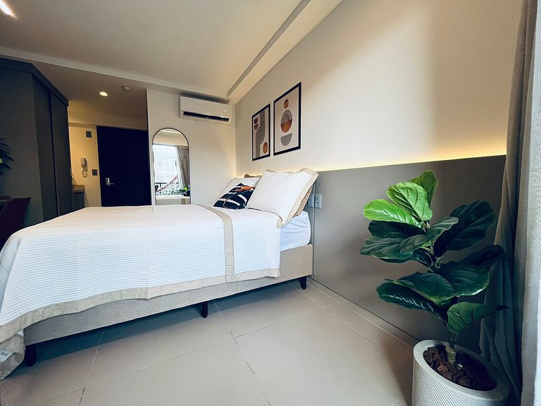 Apartamento com varanda disponível. BH 325.
