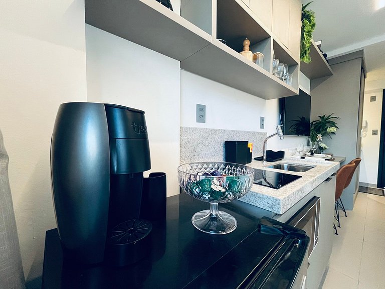 Apartamento com varanda disponível. BH 325.