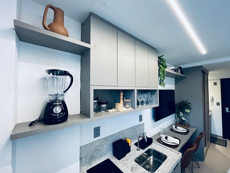 Apartamento com varanda disponível. BH 325.