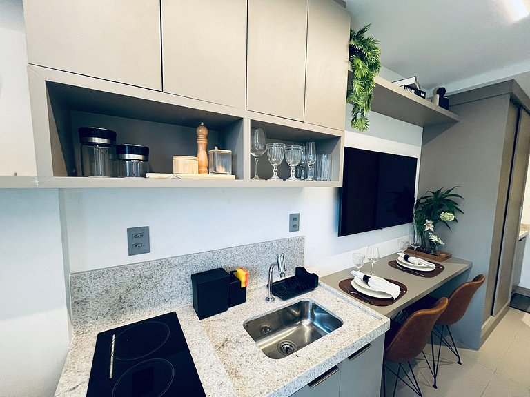 Apartamento com varanda disponível. BH 325.