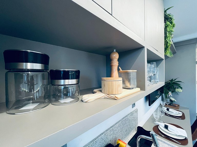 Apartamento com varanda disponível. BH 325.