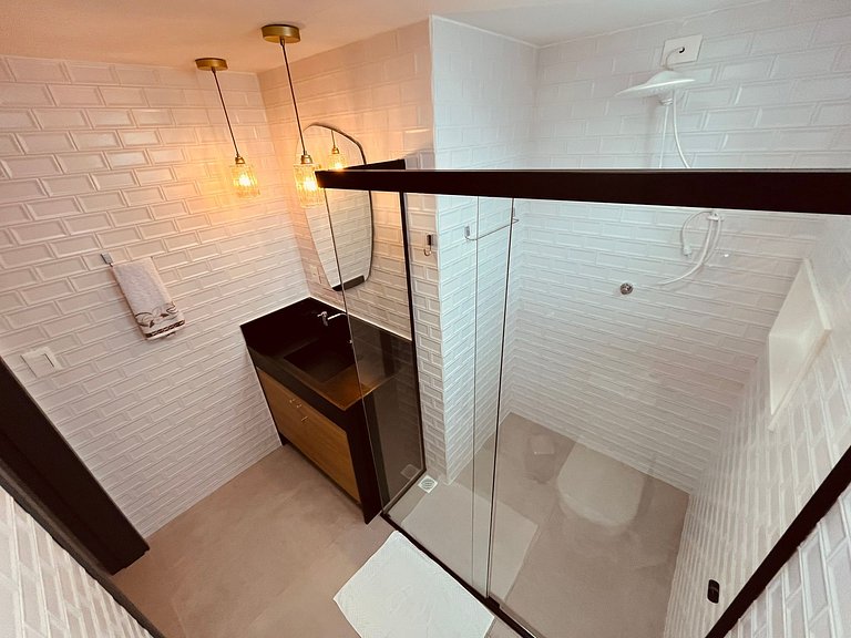 Apartamento espaçoso e confortável no Bessa. GBS517