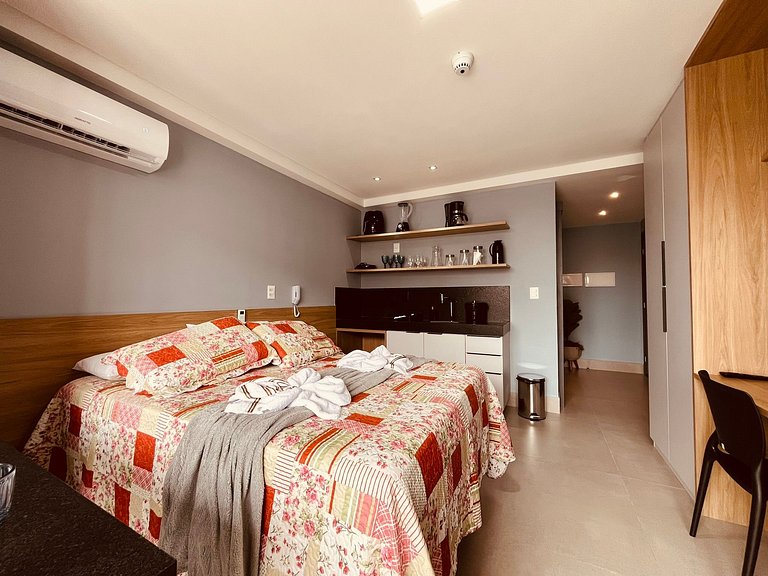 Apartamento espaçoso e confortável no Bessa. GBS517