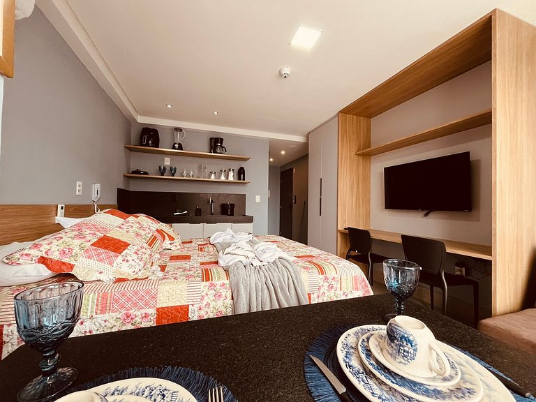 Apartamento espaçoso e confortável no Bessa. GBS517