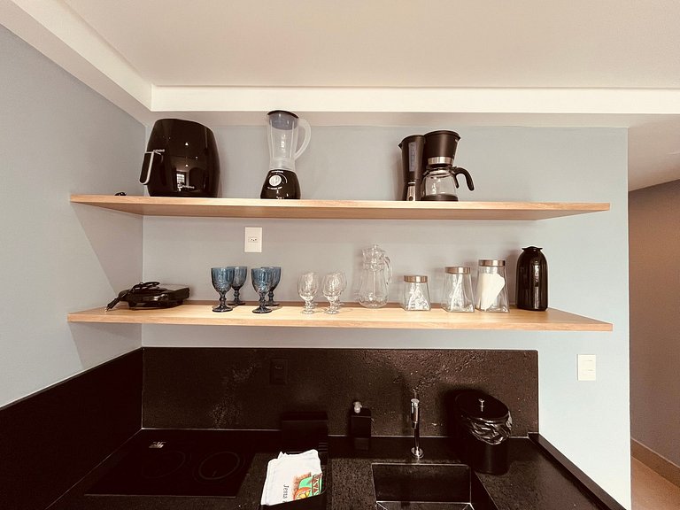 Apartamento espaçoso e confortável no Bessa. GBS517