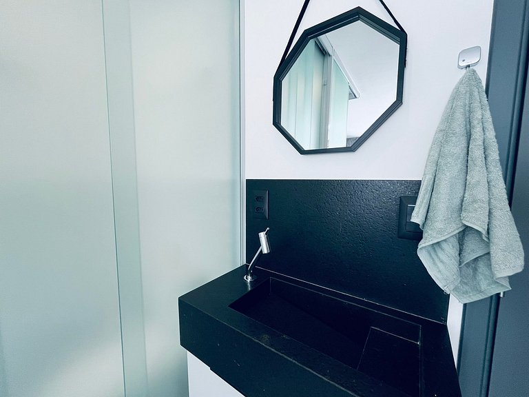 Apartamento com varanda no Bessa. GBS 503.